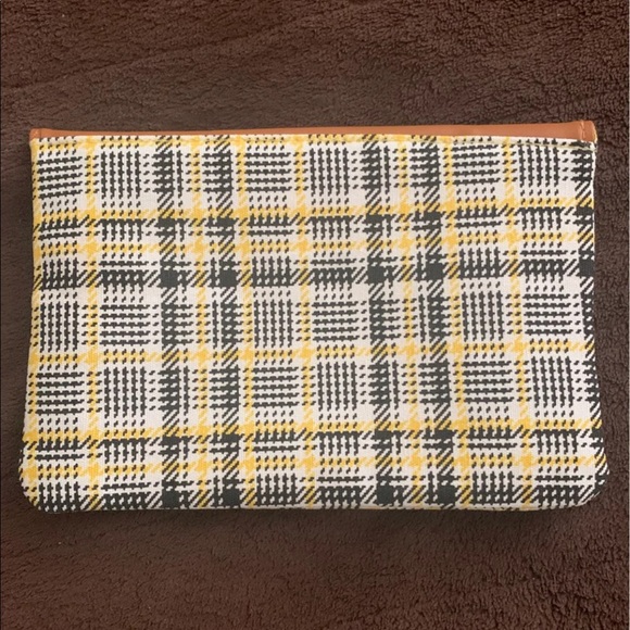 Makeup Pouch - Picture 3 of 5